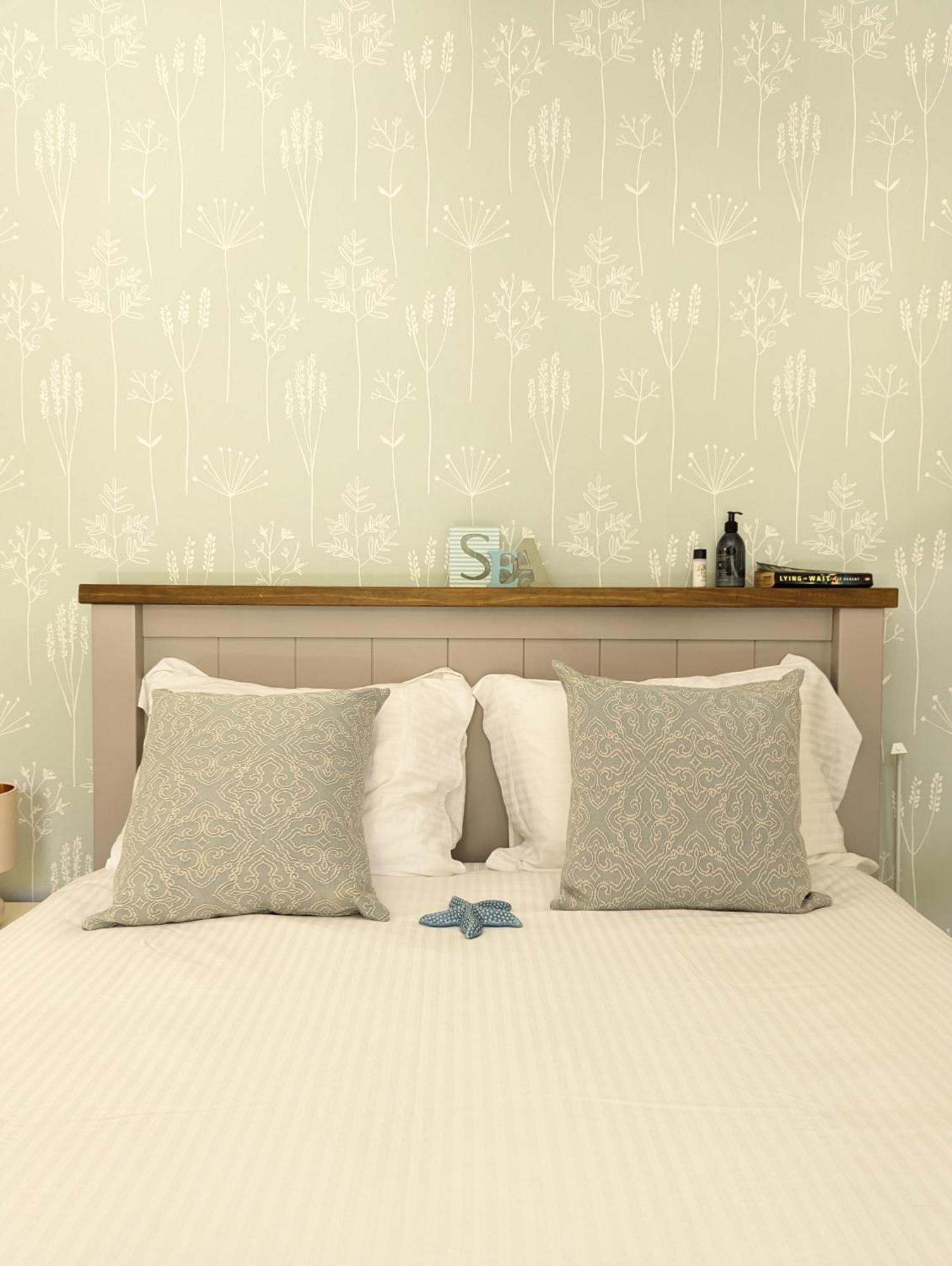 Stylish Garden Apartment At Paphos Harbour Exteriör bild